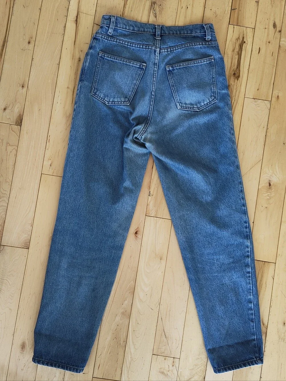 Vintage Mom Jeans - Picture 2 of 7